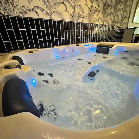 Holiday home Romantique St Michel De Lanes *